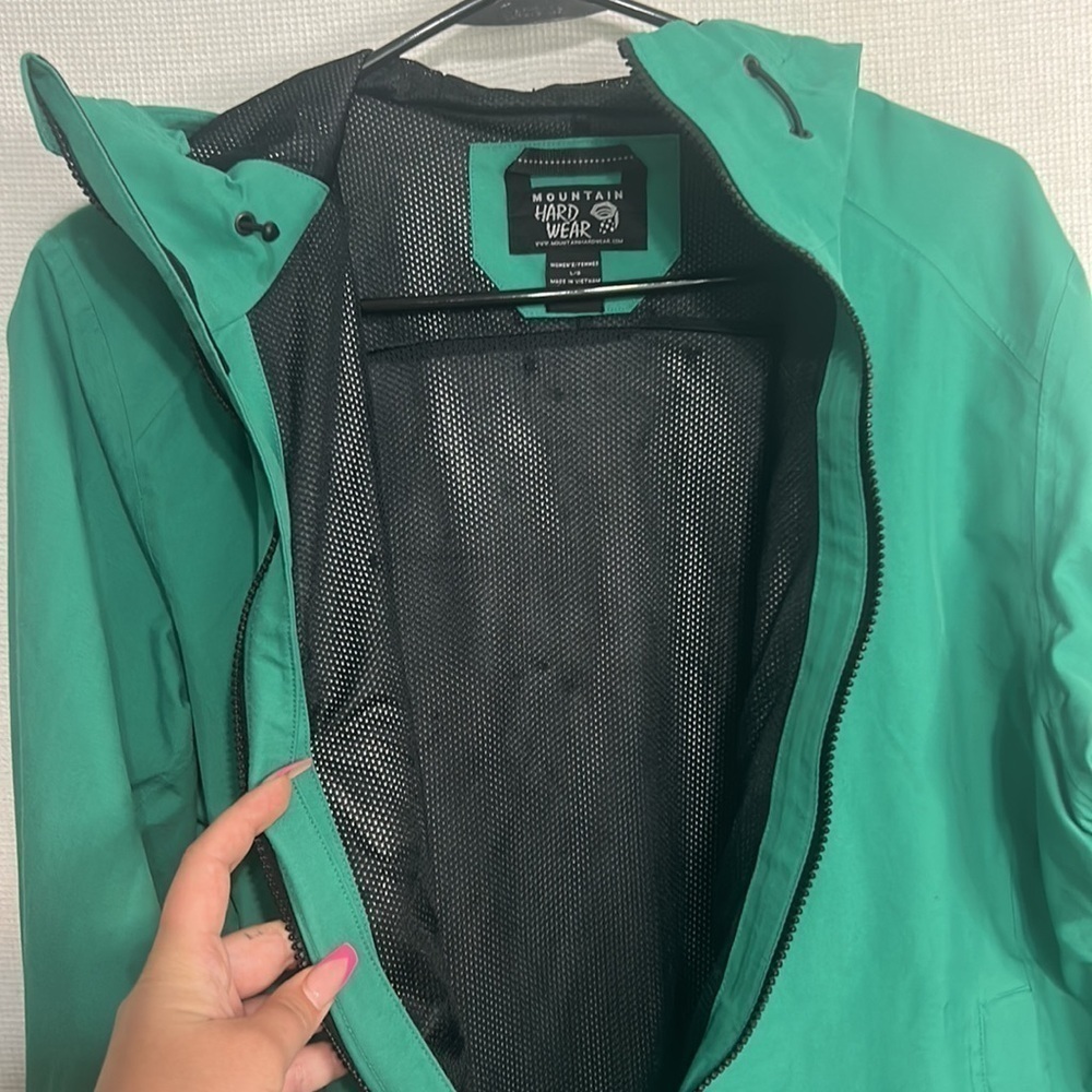 Mountain hardwear women’s windbreaker jacket - Picture 6 of 6